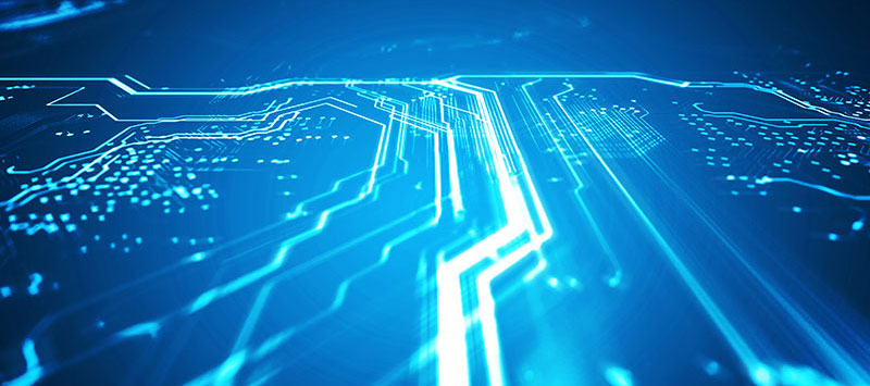 新能源高壓線(xiàn)束是指用于傳輸高壓電力和信號(hào)的電線(xiàn)束，通常用于電動(dòng)汽車(chē)、混合動(dòng)力汽車(chē)和其他新能源設(shè)備中。與傳統(tǒng)汽車(chē)相比，新能源車(chē)輛使用更高電壓的電力系統(tǒng)，因此需要使用高壓線(xiàn)束來(lái)傳輸電能。